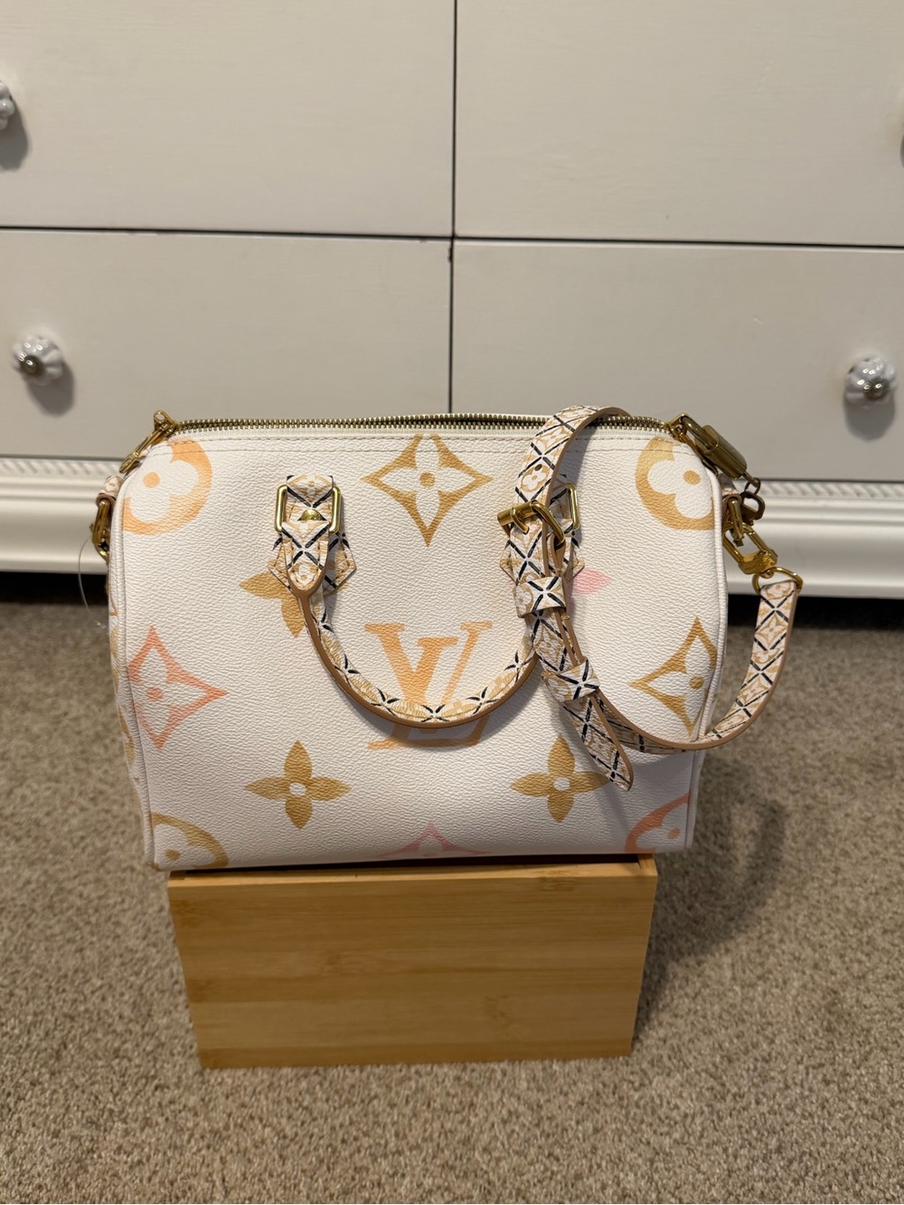 Louis Vuitton By the Pool Speedy beige and white Bandouliere 25